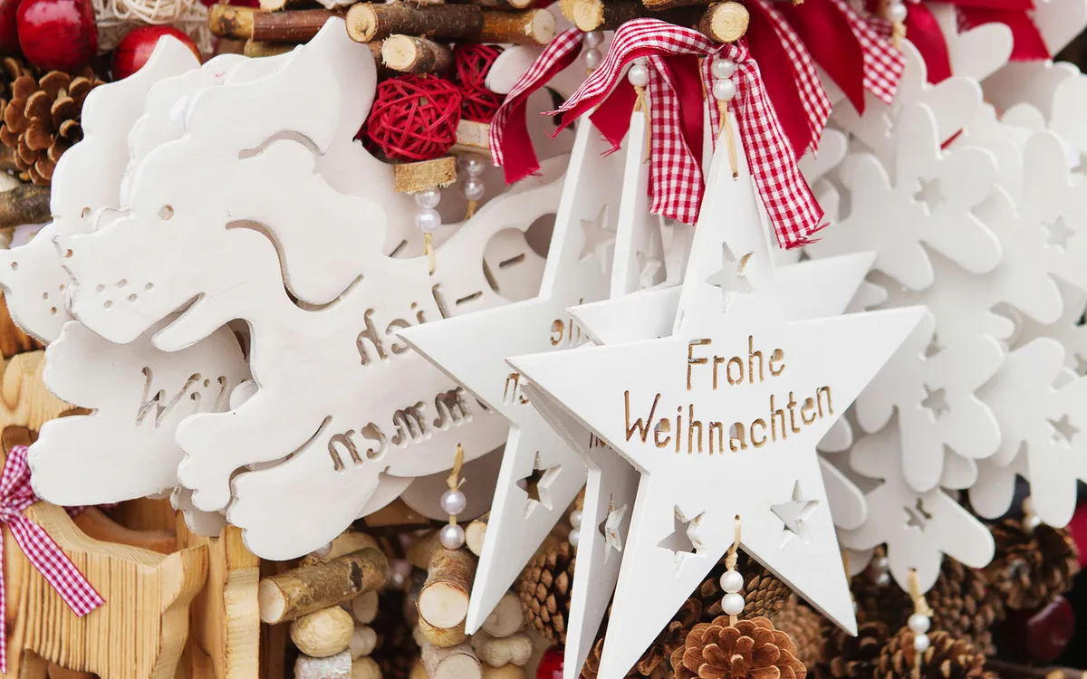 Weihnachtsmarkt in Salzburg im Winter, Österreich