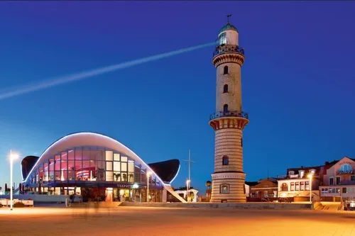 Blaue Stunde Warnemünde / Leuchtturm