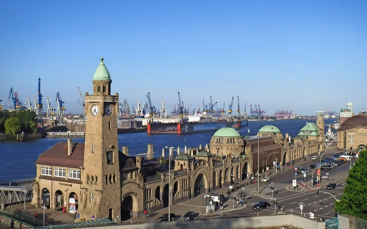 Landungsbrücken in Hamburg, Deutschland