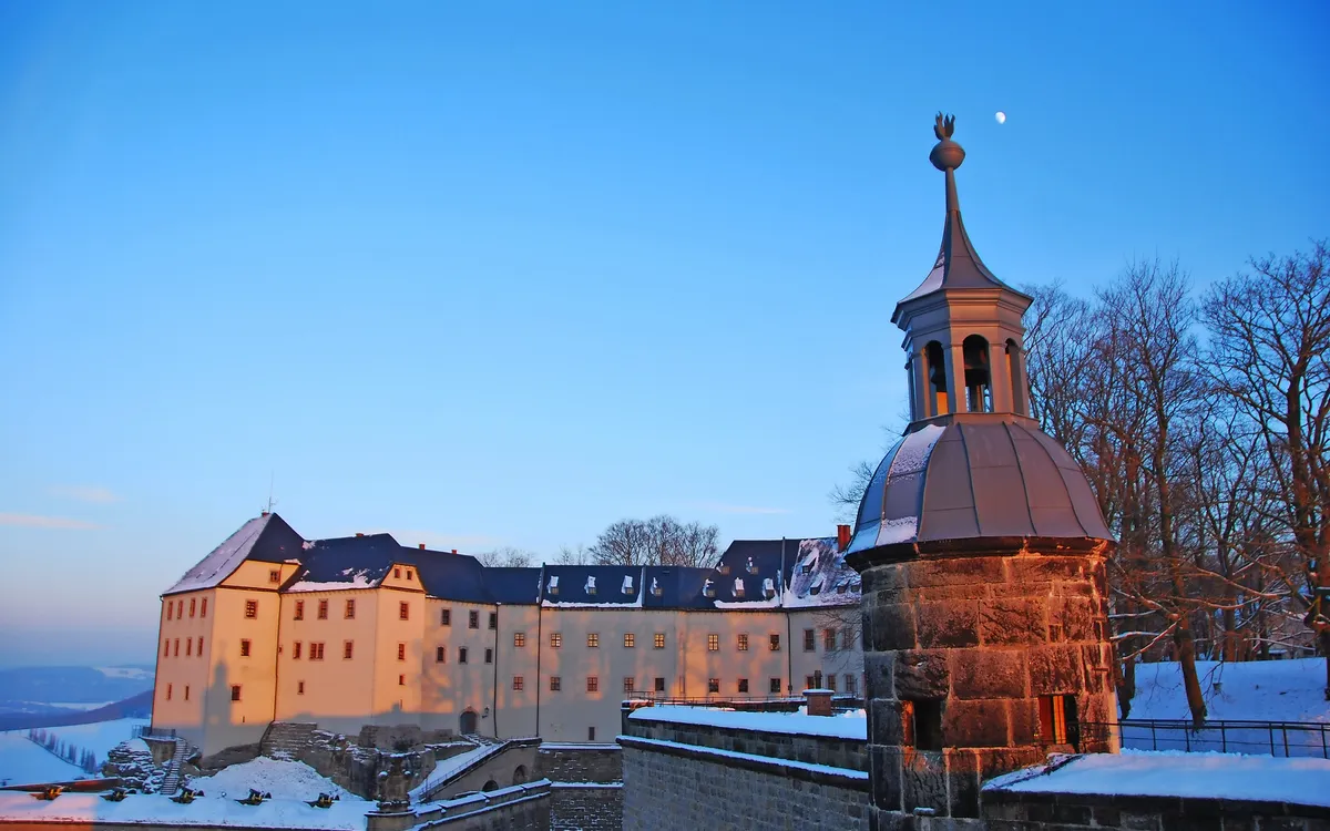 winterliche Festung Königstein im Elbsandsteingebirge, Deutschland
