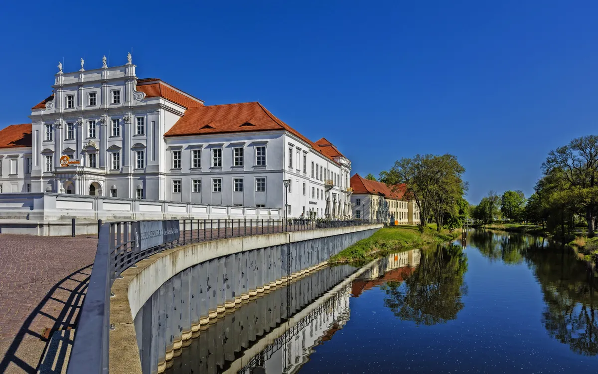 Schloss Oranienburg am Fluss Havel in Brandenburg, Deutschland, im Renaissance-Stil.