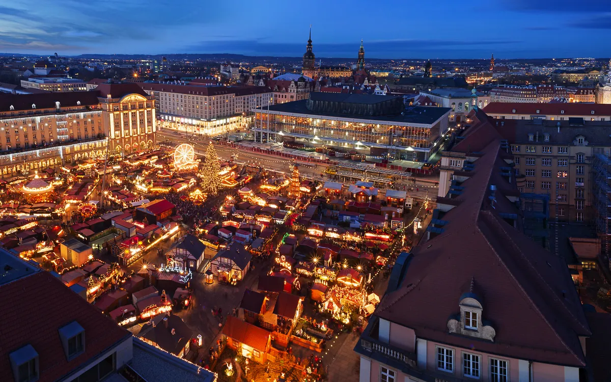 Striezelmarkt auf dem Altmarkt in Dresden, Deutschland