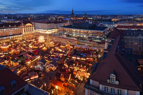 Striezelmarkt auf dem Altmarkt in Dresden, Deutschland