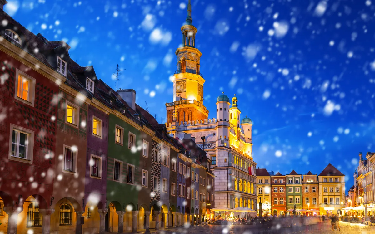 Altstadt von Posen in einer kalten Winternacht