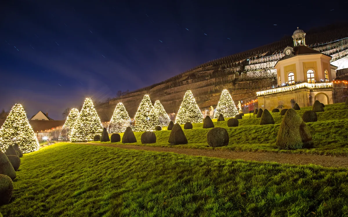 weihnachtliches Schloss Wackerbarth in Radebeul, Deutschland