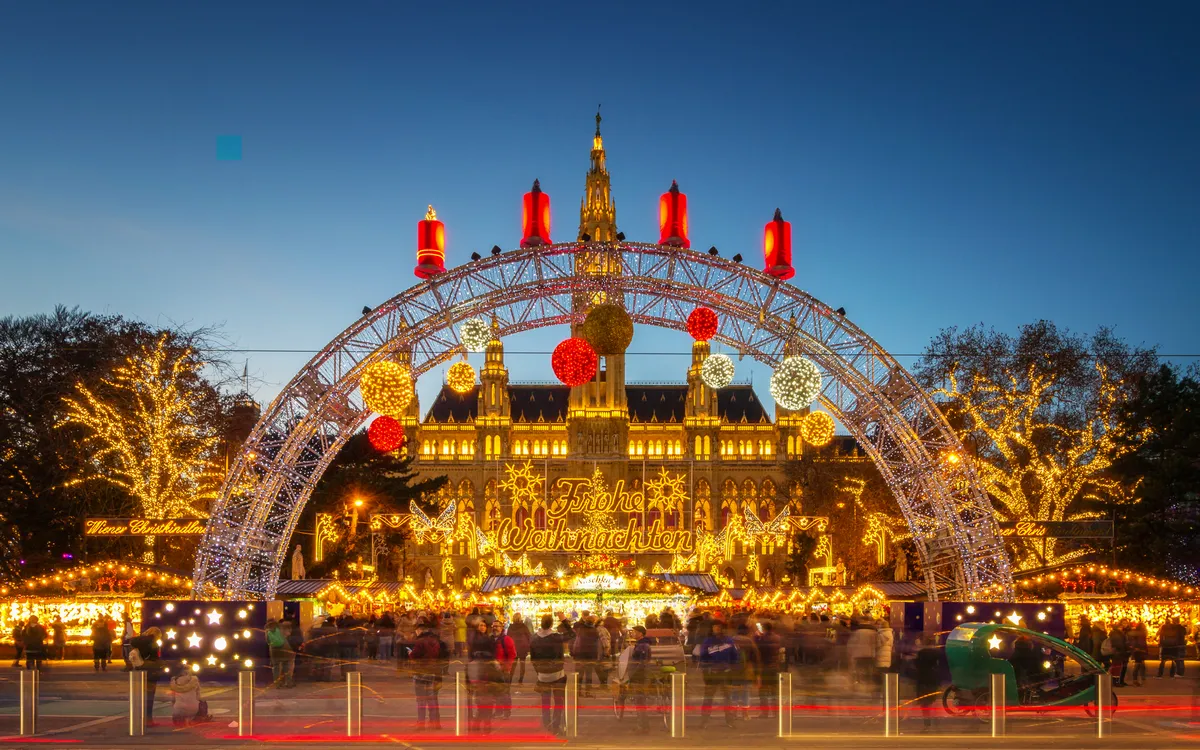 Christkindlmarkt am Rathausplatz in Wien, Österreich