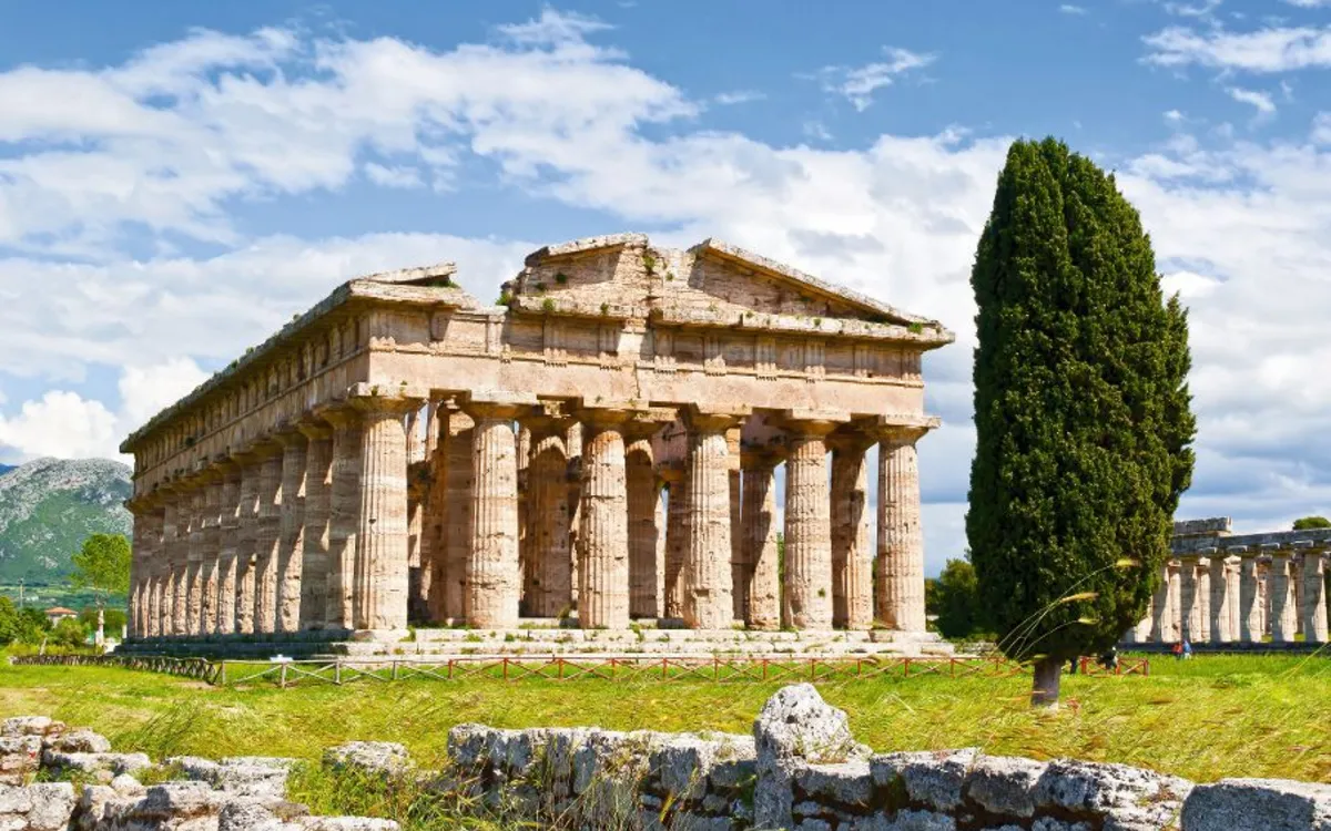Hera-Tempel in der Ruinenstätte Paestum, Kampanien, Italien