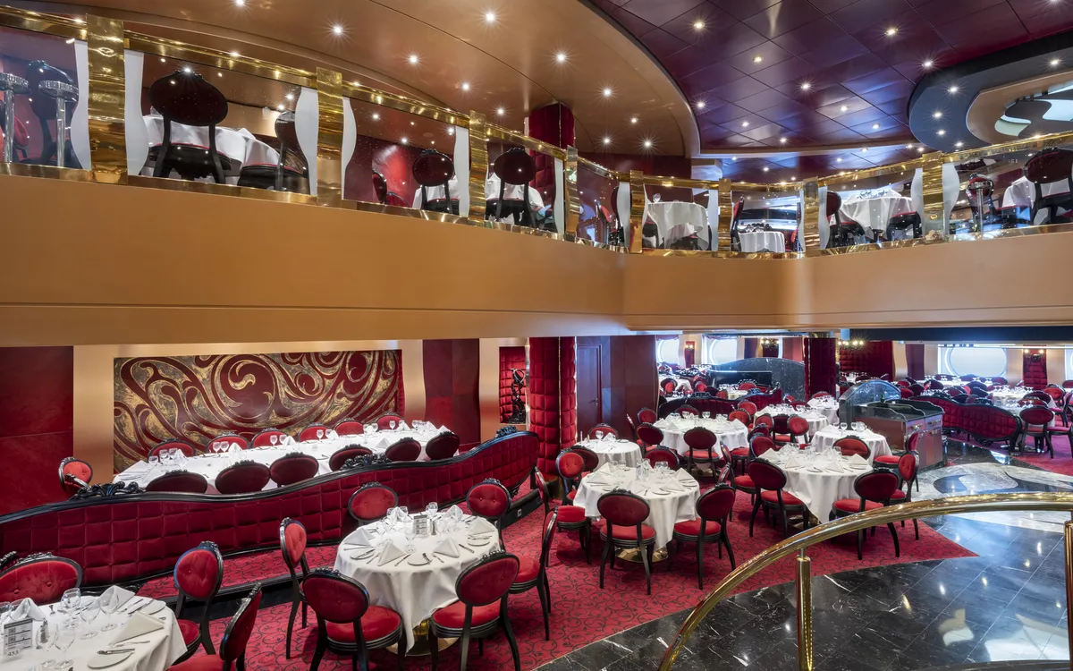 MSC Fantasia Restaurant Red Velvet