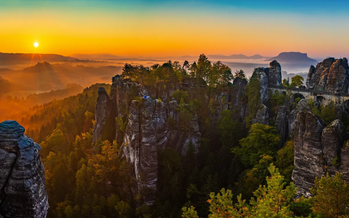 Felsformation Bastei in der Sächsischen Schweiz, Deutschland