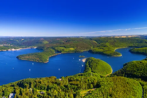 Rursee mitten im Nationalpark Eifel
