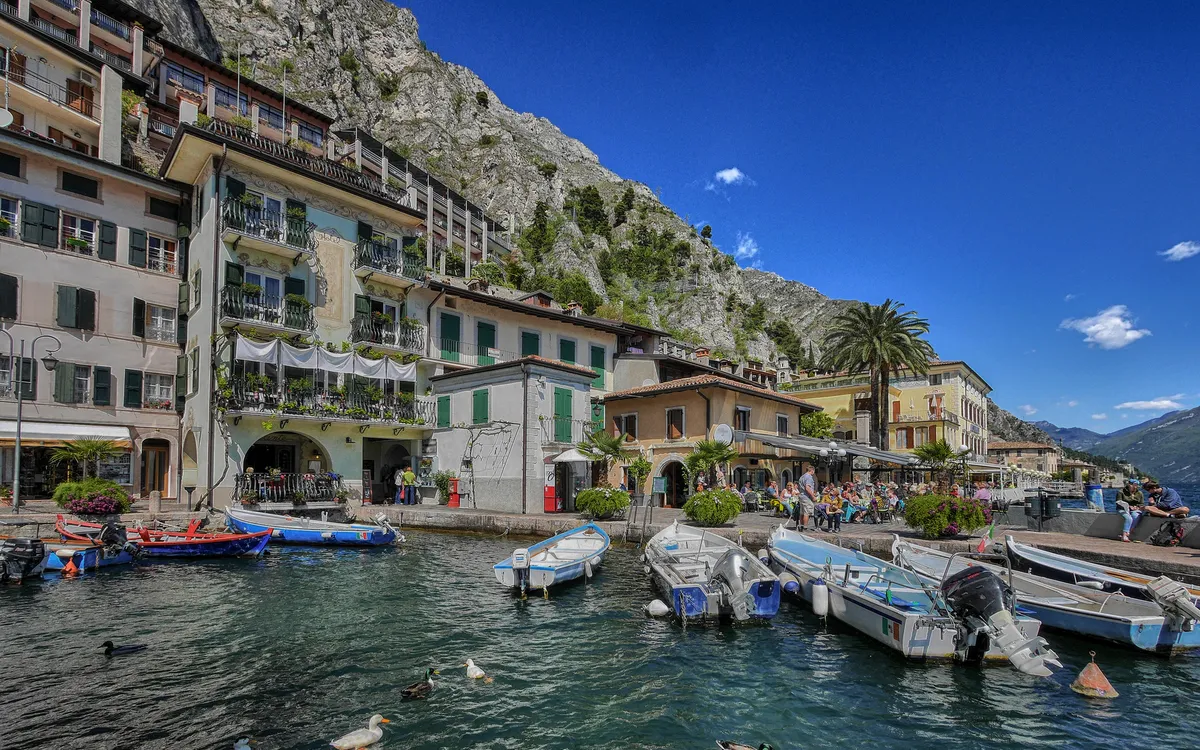 Limone sul Garda in der Lombardei am Gardasee, Italien