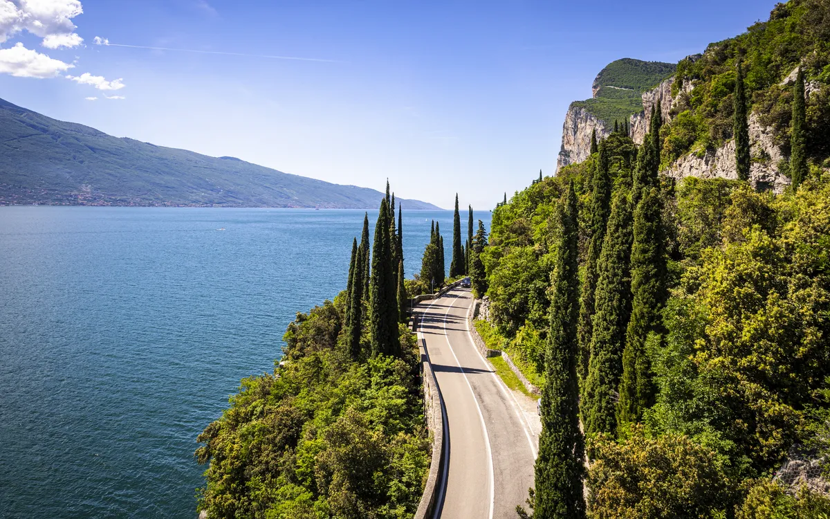 Gardesana Occidentale in der Nähe von Limone sul Garda am Gardasee, Lombardei/ Italien