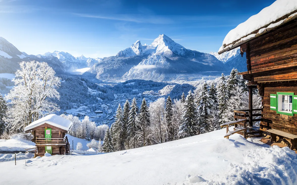 Holzhütte in den Alpen
