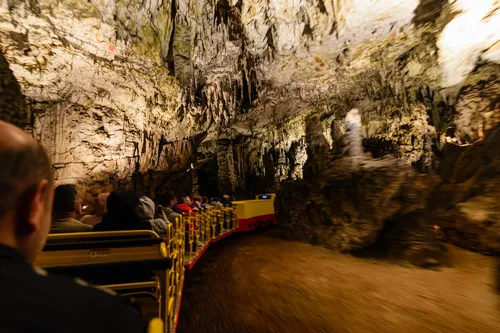 Höhle Predjama in Slowenien