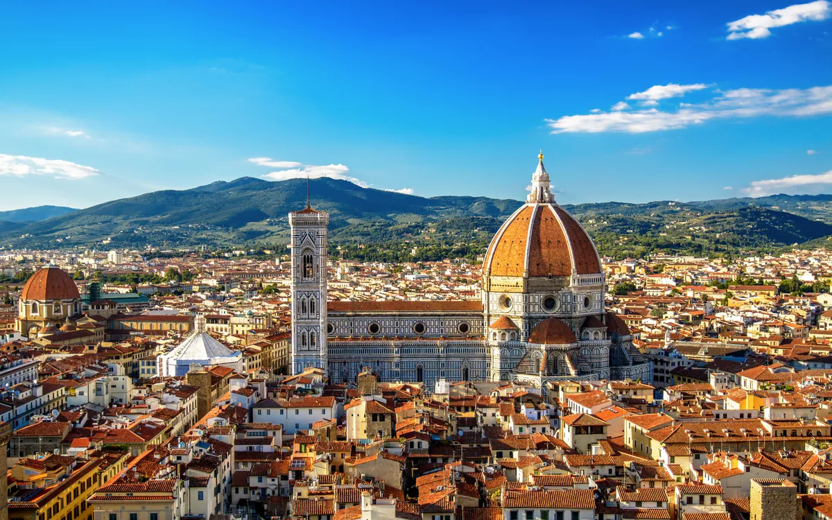 Panoramablick auf Florenz mit der Kathedrale Santa Maria del Fiore.