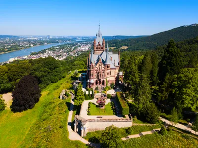 Fruehlingserwachen am Rhein