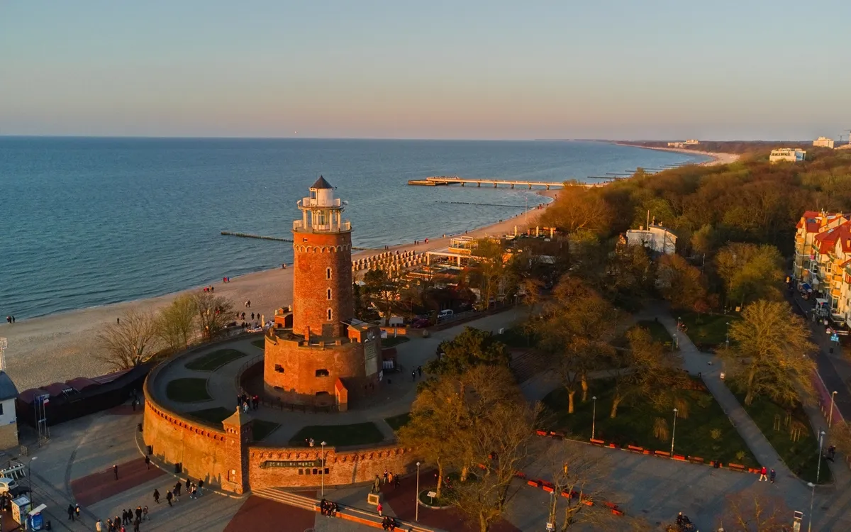 Hafen, Leuchtturm und Pier in Kolobrzeg
