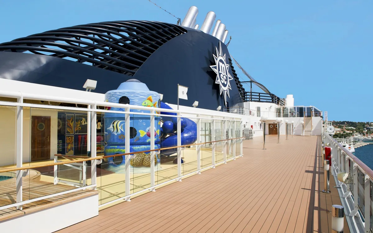 MSC Magnifica oben