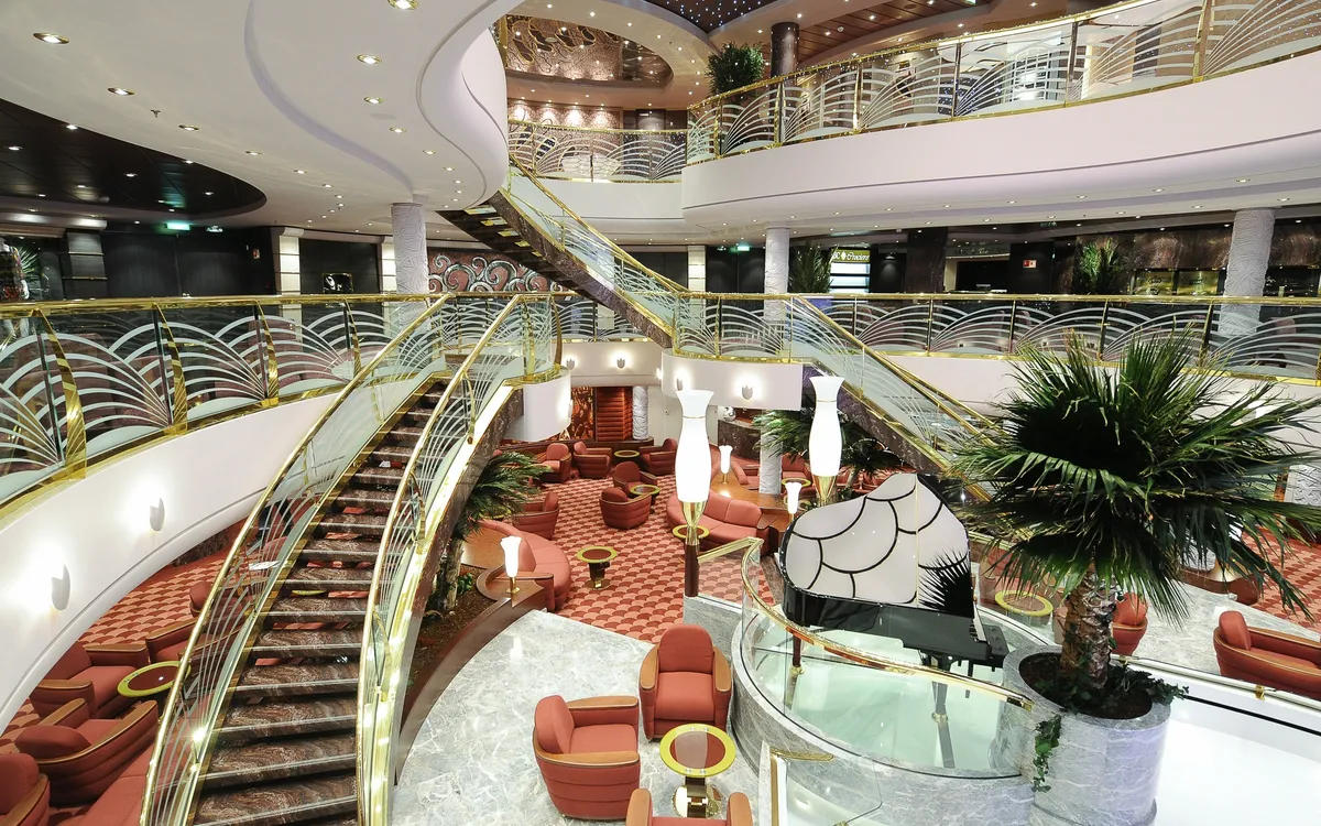 MSC Magnifica Lobby