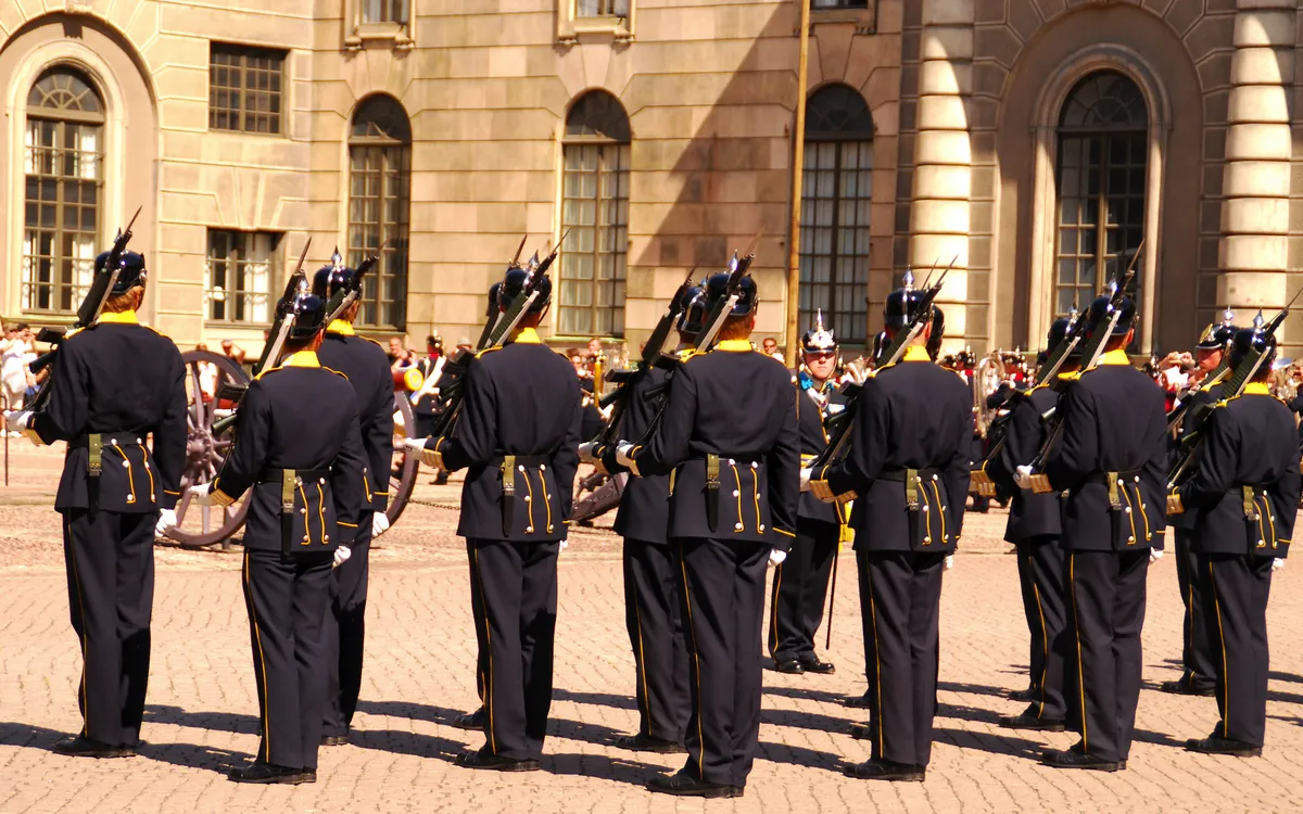 Wachablösung vor dem Stockholmer Schloss in Schweden.