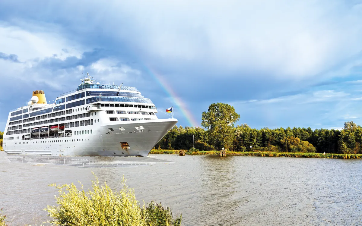 Kreuzfahrt mit Regenbogen